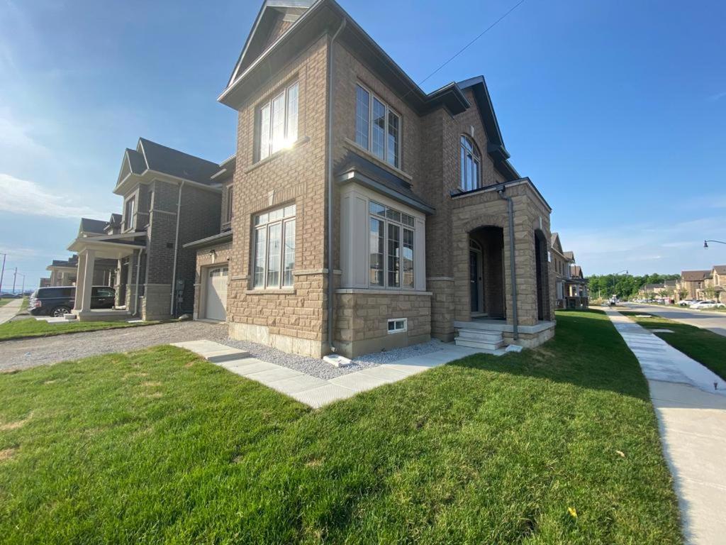 537 Veterans Dr Brampton On L7A 0C4 Vila Exterior foto