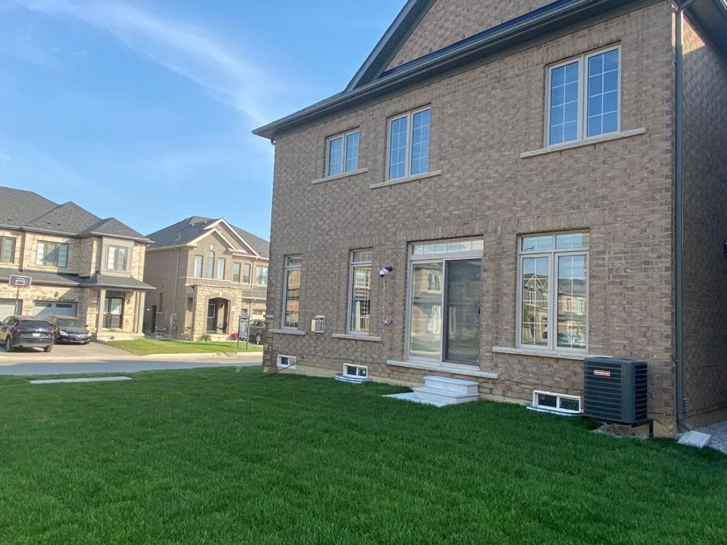 537 Veterans Dr Brampton On L7A 0C4 Vila Exterior foto